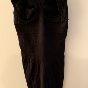 NWOT Spanx fitted dress slip